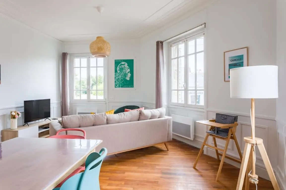 Saint-Exupery - Bel Appartement Renove/Parking Cancale Apartment